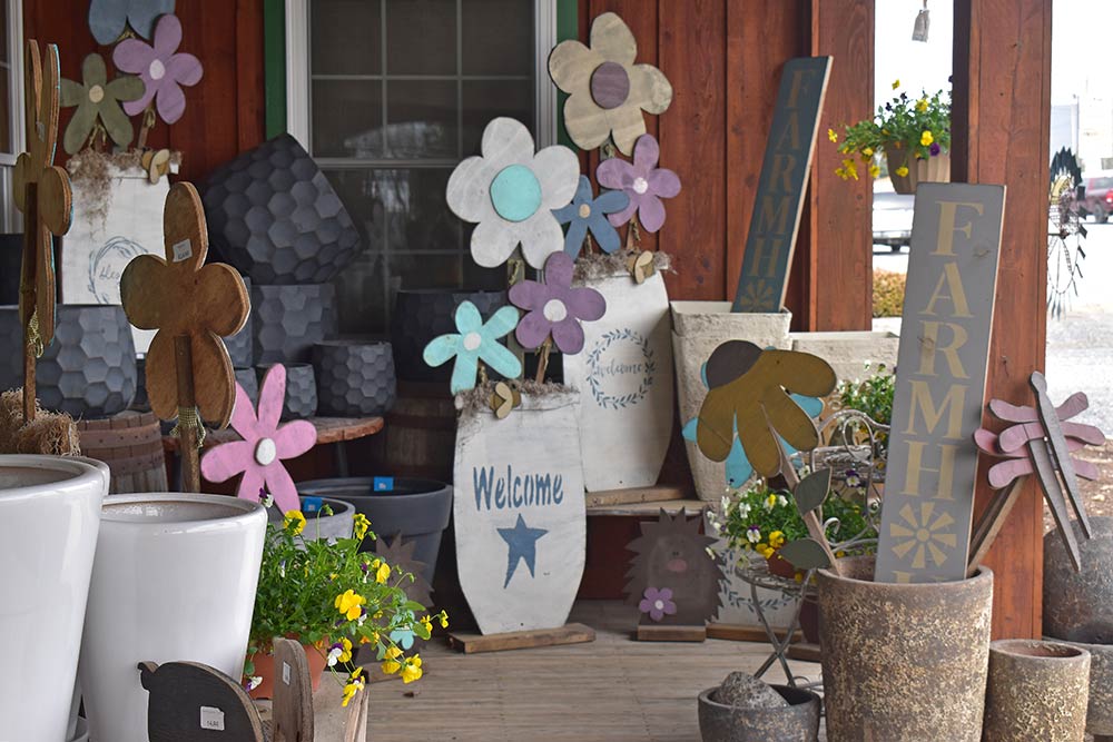 Outdoor gifts and décor.