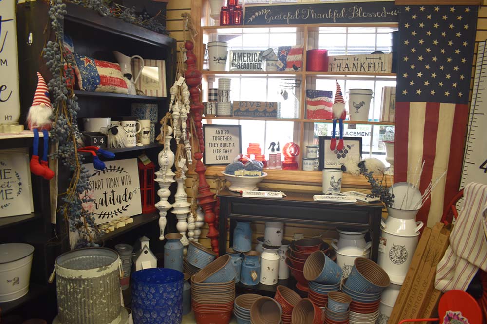 Gifts and décor.